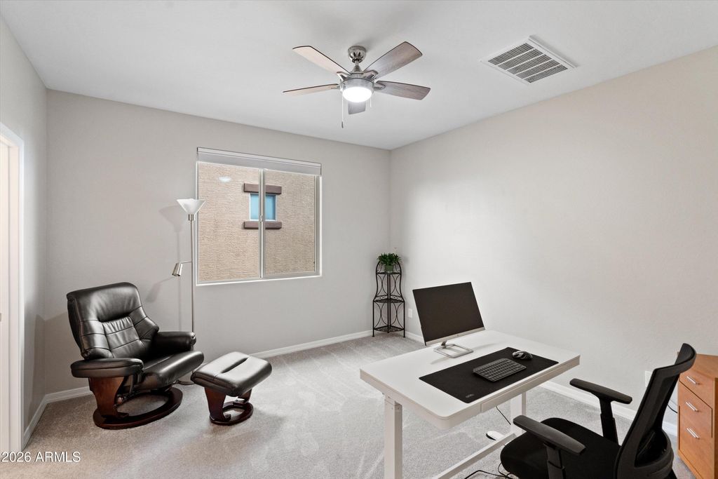 Image 39 of property listing at 8926 W Denton Lane, Glendale, AZ 85305