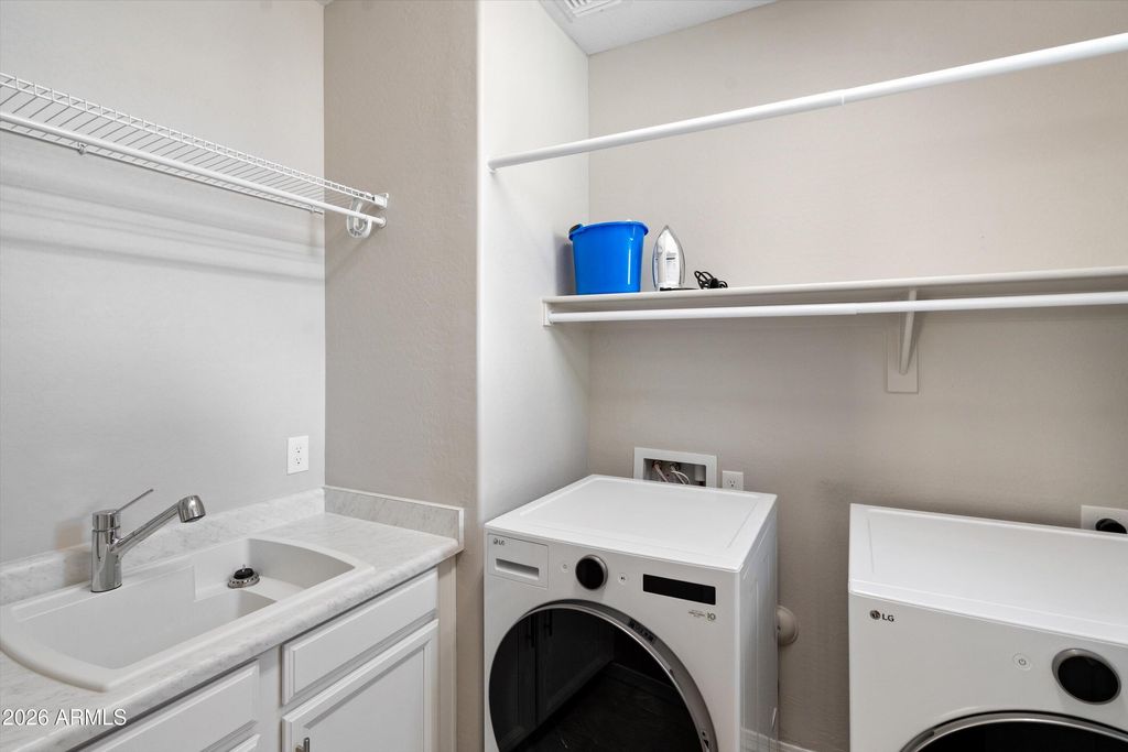 Image 40 of property listing at 8926 W Denton Lane, Glendale, AZ 85305