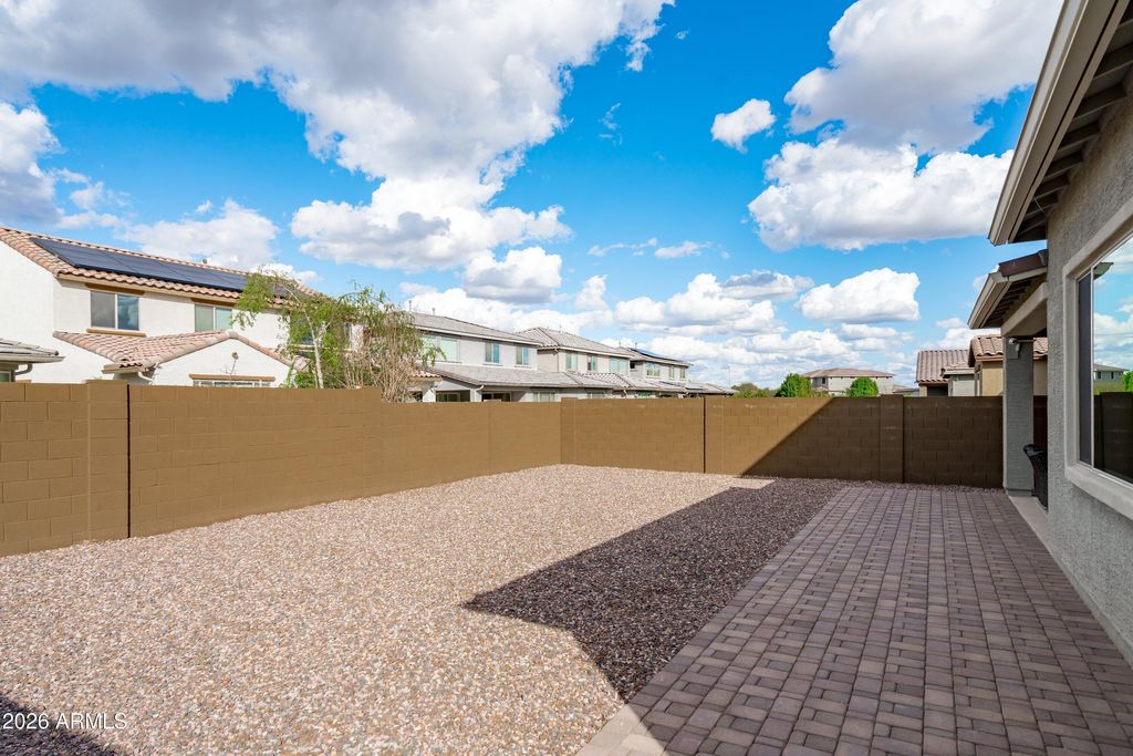 Image 49 of property listing at 8926 W Denton Lane, Glendale, AZ 85305