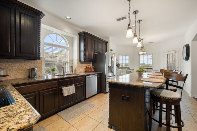 100 Cherry Court, Red Oak, TX 75154