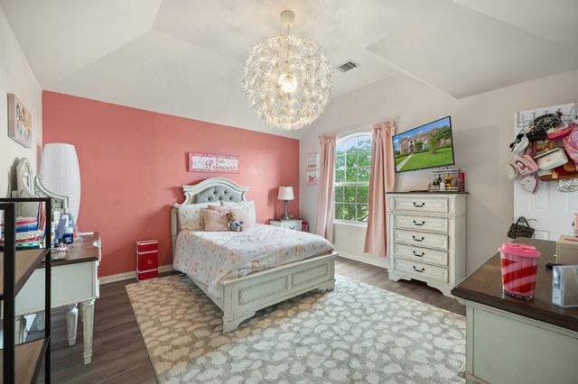 100 Cherry Court, Red Oak, TX 75154