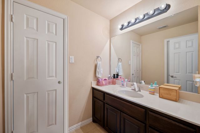 100 Cherry Court, Red Oak, TX 75154