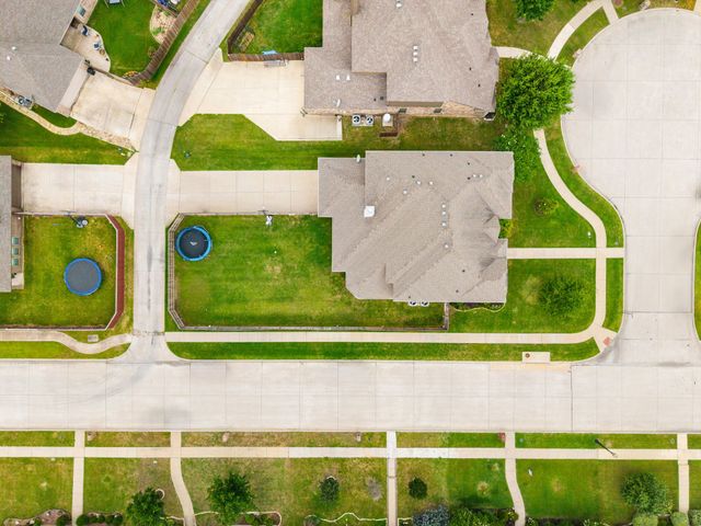 100 Cherry Court, Red Oak, TX 75154