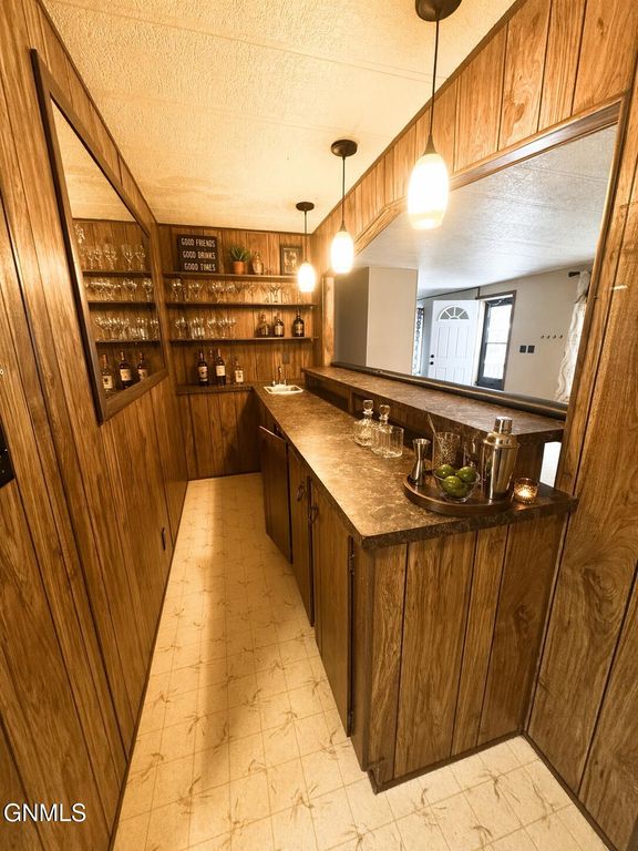 435 Piccadilly Circle, Bismarck, ND 58504 photo 14