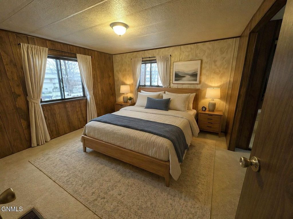 435 Piccadilly Circle, Bismarck, ND 58504 photo 15