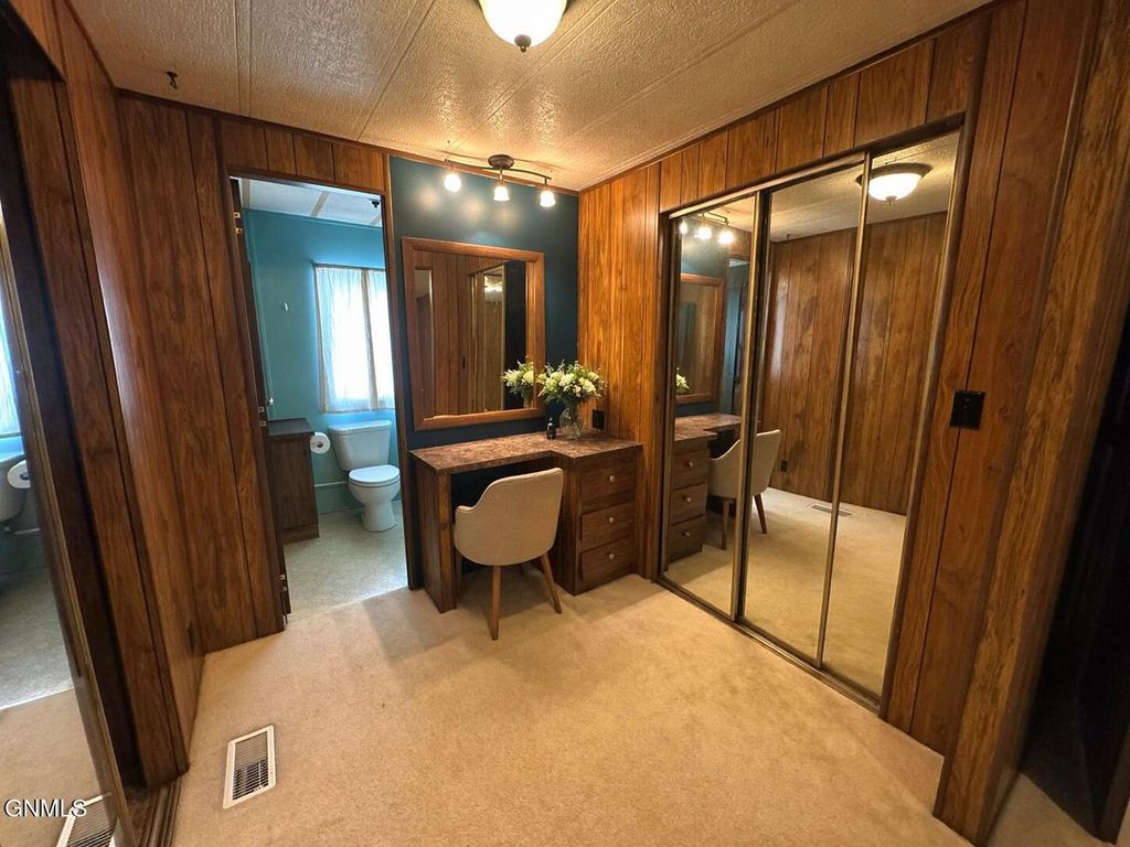 435 Piccadilly Circle, Bismarck, ND 58504 photo 17