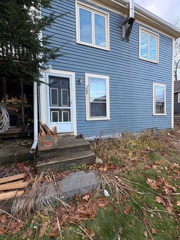 15 Granite St, Rockport, MA 01966