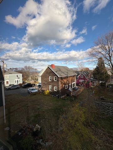 15 Granite St, Rockport, MA 01966