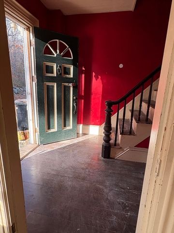 15 Granite St, Rockport, MA 01966