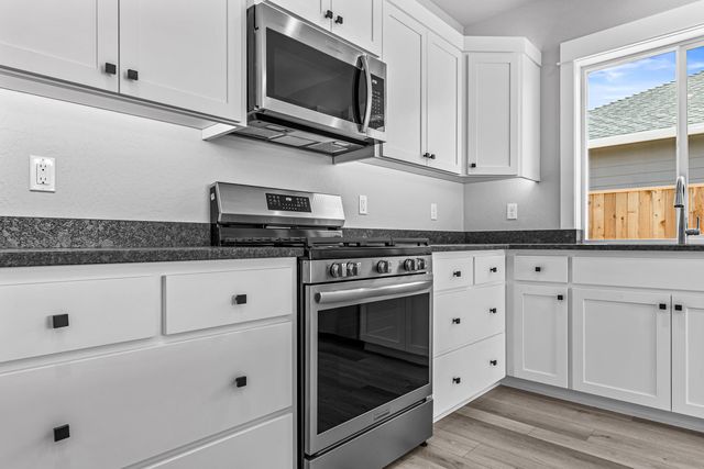 3750 Carlin Drive, Medford, OR 97504