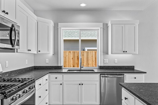 3750 Carlin Drive, Medford, OR 97504