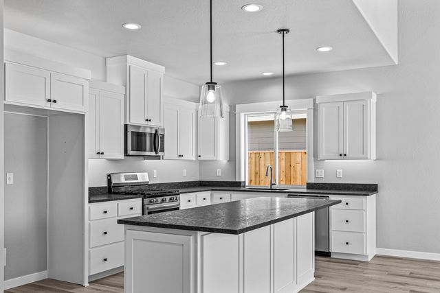 3750 Carlin Drive, Medford, OR 97504