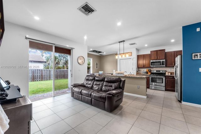 11865 SW 252nd Ter, Homestead, FL 33032