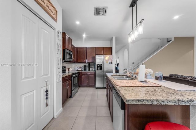 11865 SW 252nd Ter, Homestead, FL 33032