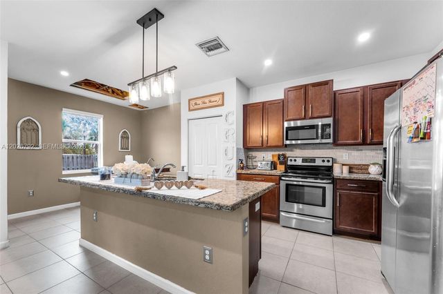 11865 SW 252nd Ter, Homestead, FL 33032