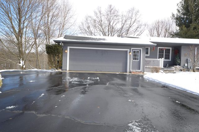 2639 Hammond Highlands Drive, East Bay Twp, MI 49696