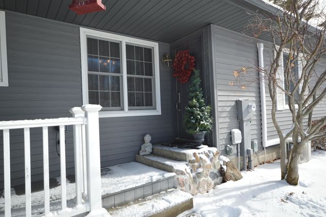 2639 Hammond Highlands Drive, East Bay Twp, MI 49696