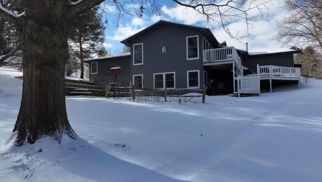 2639 Hammond Highlands Drive, East Bay Twp, MI 49696