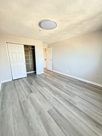 100 Grand View Ave 9c, Quincy, MA 02170