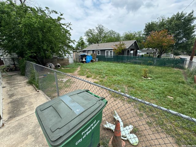 114 Elliott, San Antonio, TX 78225