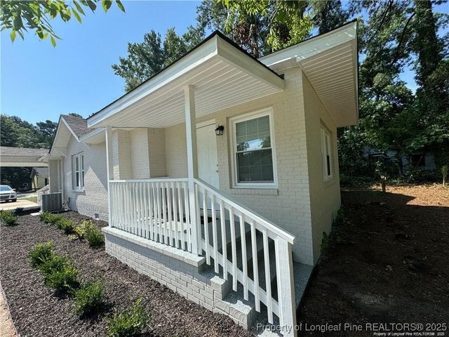 304 S Patterson Street, Maxton, NC 28364