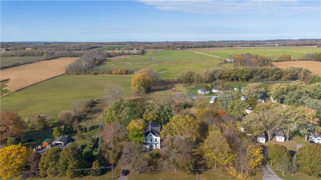 2770 Pre Emption Road, Geneva Town, NY 14456
