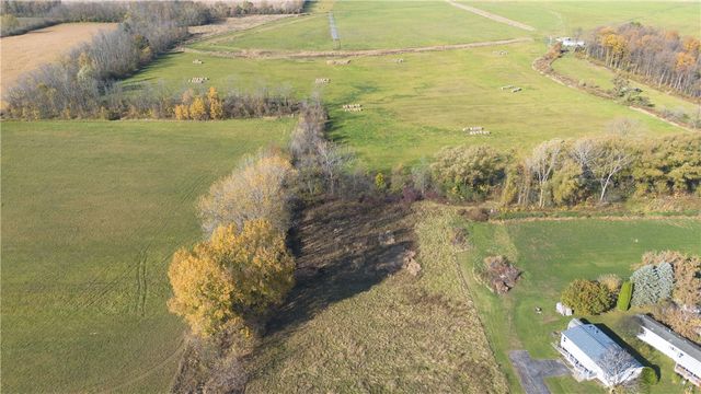 2770 Pre Emption Road, Geneva Town, NY 14456