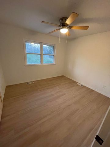 292 Rea Street, Hollister, MO 65672