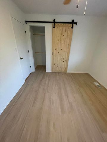 292 Rea Street, Hollister, MO 65672