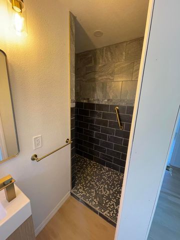 292 Rea Street, Hollister, MO 65672