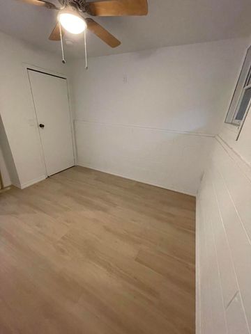 292 Rea Street, Hollister, MO 65672