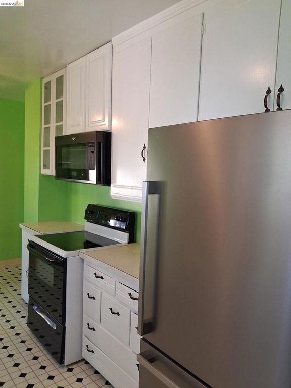 Image 13 of property listing at 125 Oak Place, Pittsburg, CA 94565