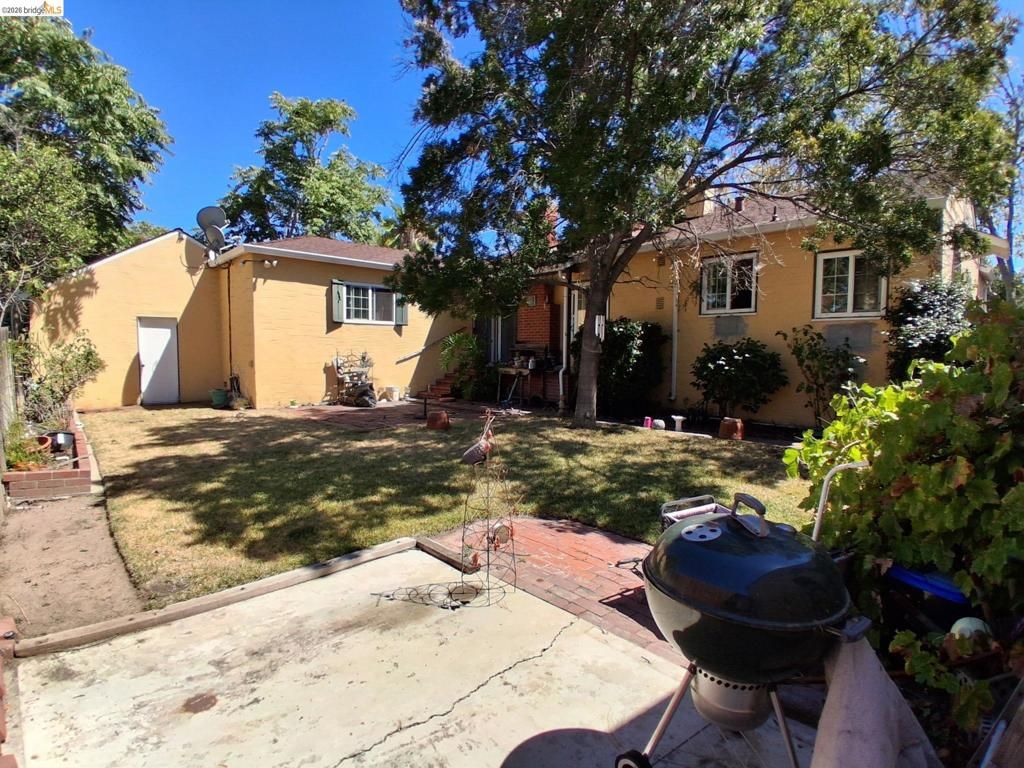 Image 29 of property listing at 125 Oak Place, Pittsburg, CA 94565