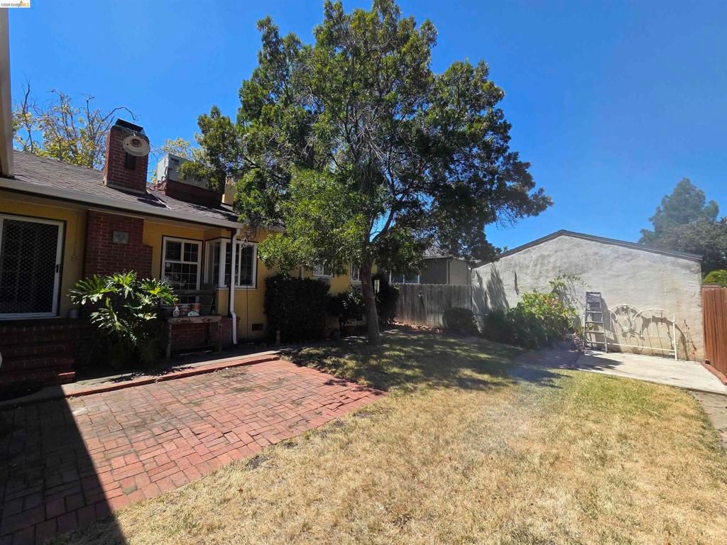 Image 30 of property listing at 125 Oak Place, Pittsburg, CA 94565