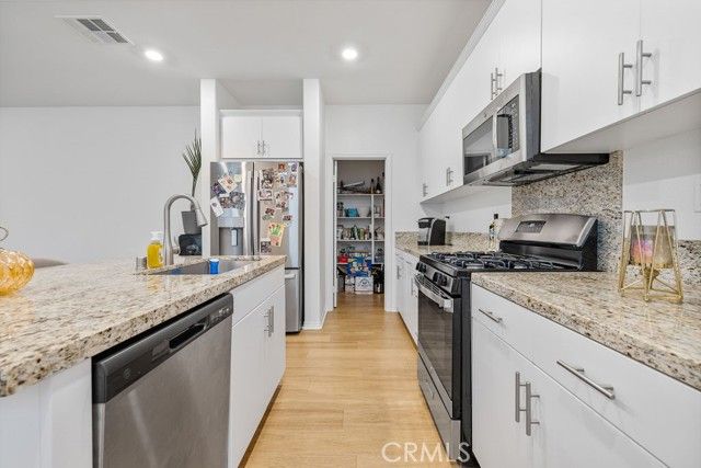 2522 Gunner Ridge Way, Rialto, CA 92377