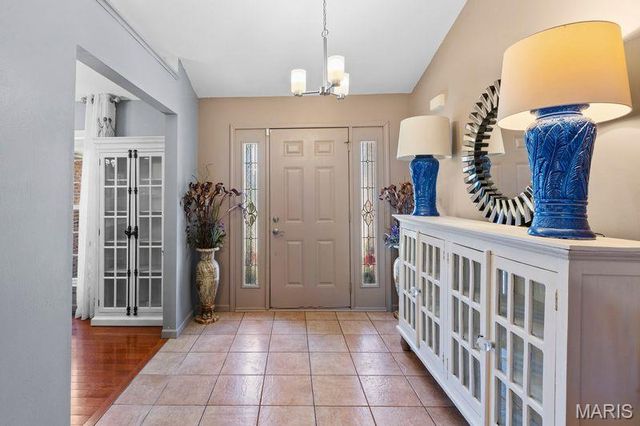 125 Oak Hill Drive, Maryville, IL 62062