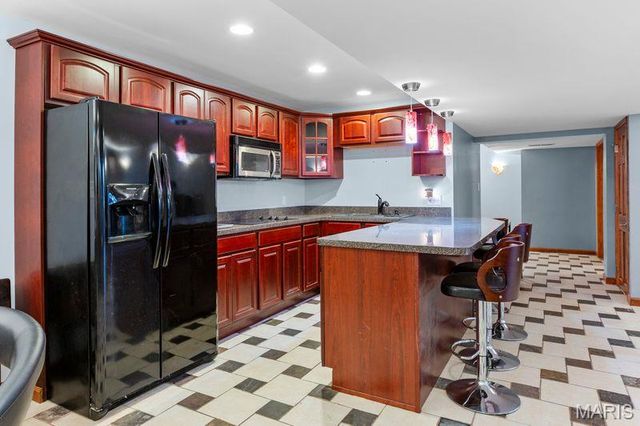 125 Oak Hill Drive, Maryville, IL 62062