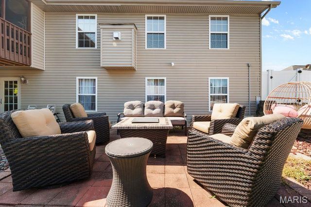 125 Oak Hill Drive, Maryville, IL 62062