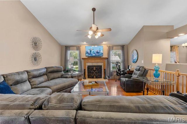 125 Oak Hill Drive, Maryville, IL 62062