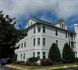 2301 Beach Haven Dr Apt 301, Virginia Beach, VA 23451