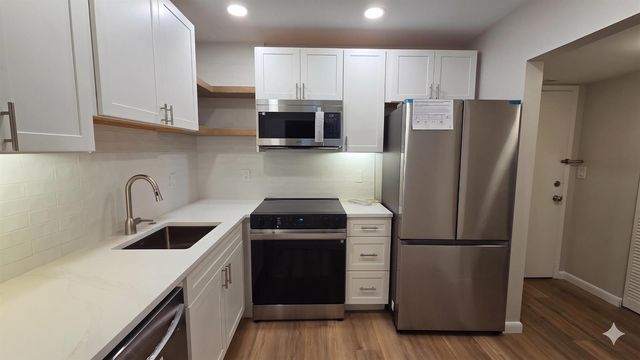 257 S Cypress Road 408, Pompano Beach, FL 33060