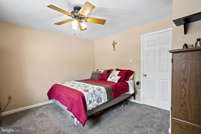 677 S 6TH AVE, Royersford, PA 19468