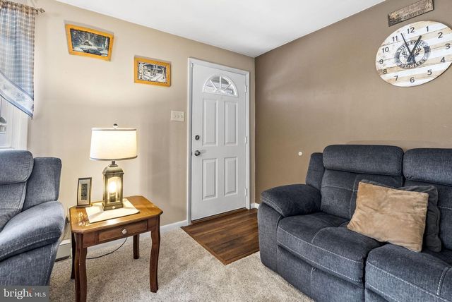 677 S 6TH AVE, Royersford, PA 19468