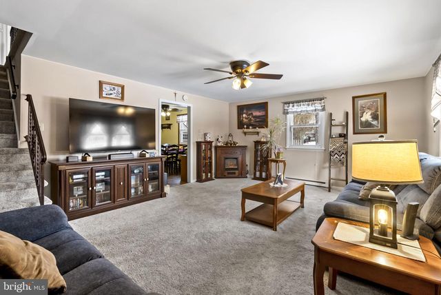 677 S 6TH AVE, Royersford, PA 19468