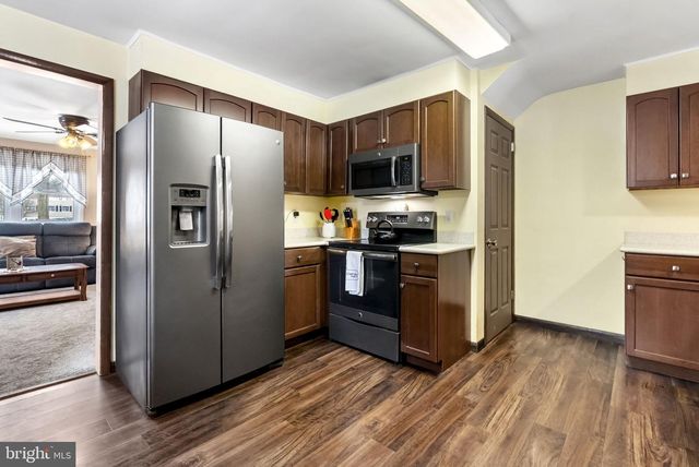 677 S 6TH AVE, Royersford, PA 19468