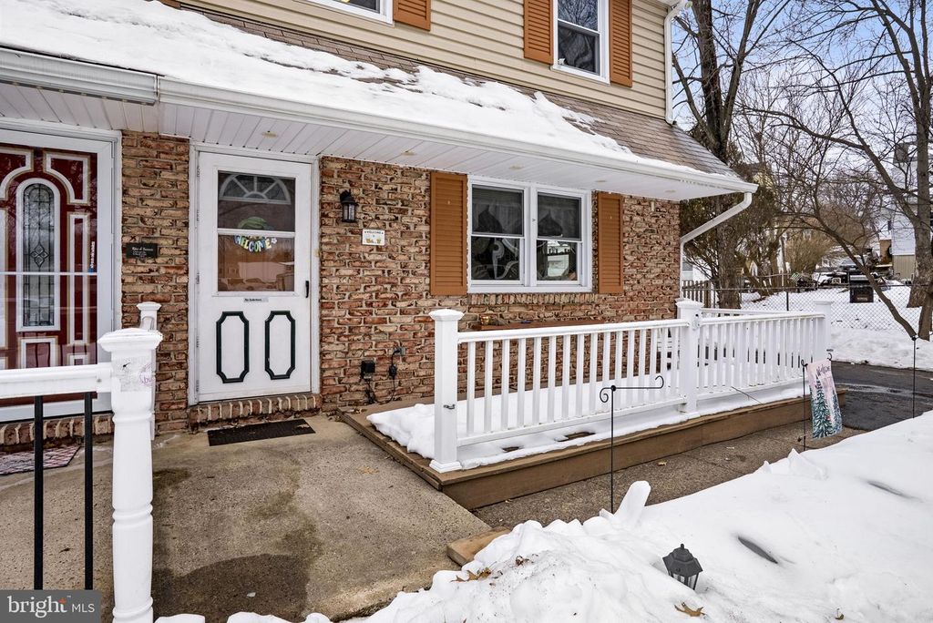 677 S 6TH AVE, Royersford, PA 19468