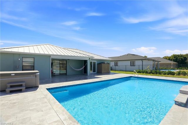 1901 SW 14th ST, Cape Coral, FL 33991