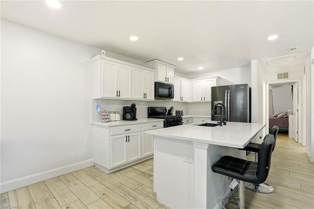 1901 SW 14th ST, Cape Coral, FL 33991