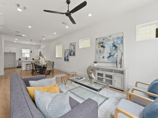 4812 Cochran Street, Houston, TX 77009