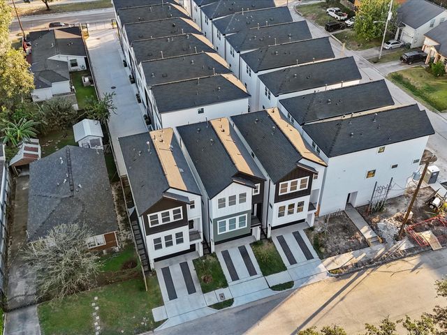 4812 Cochran Street, Houston, TX 77009